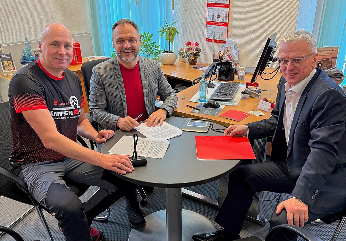 Man sieht Jan Frobart, Jan Klemmer und Henryk Krongraf.